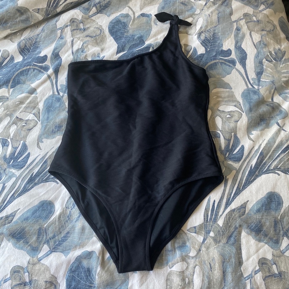 Old Navy One-Piece Bathing Suit